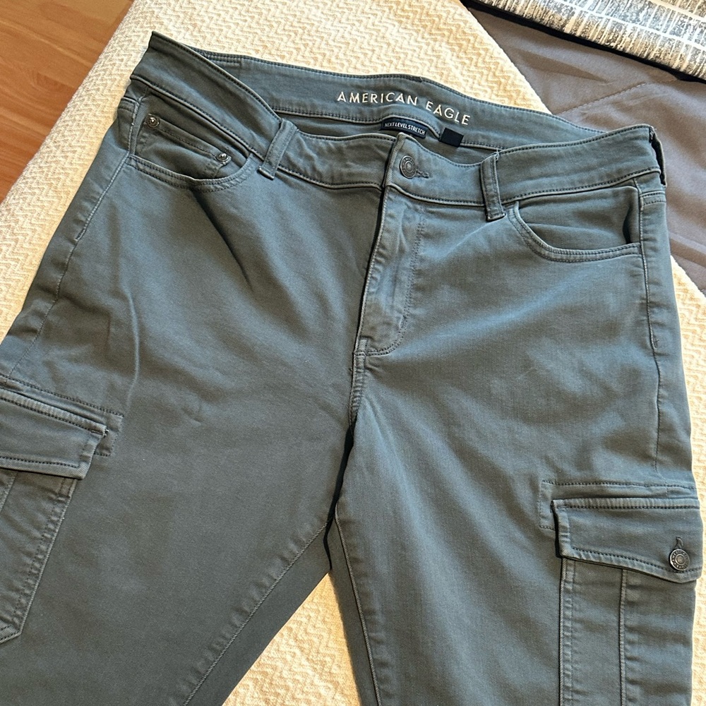 American Eagle Outfitters Women's Gray Cargo Jeans